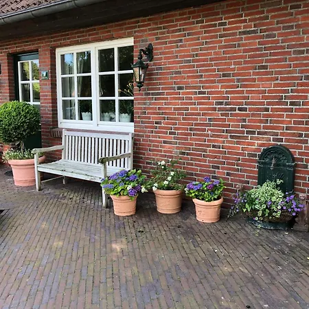 Greetsiel Am Hafen 